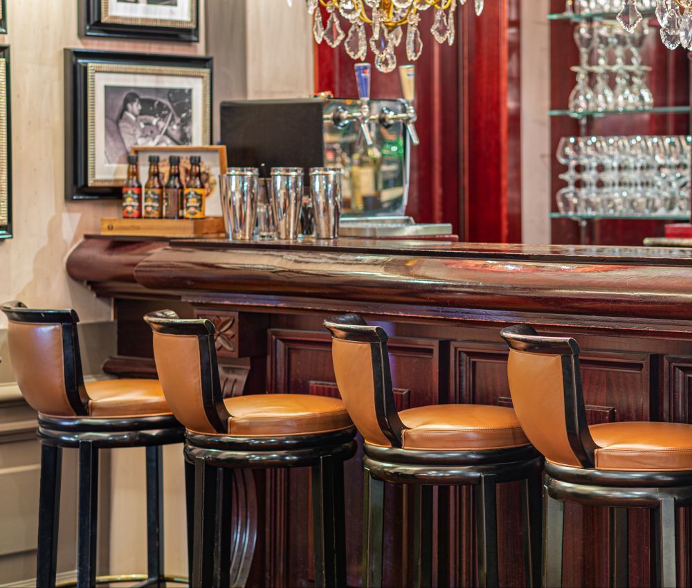 Hotel Royal Geneva Dining in Geneva Bogie's Bar